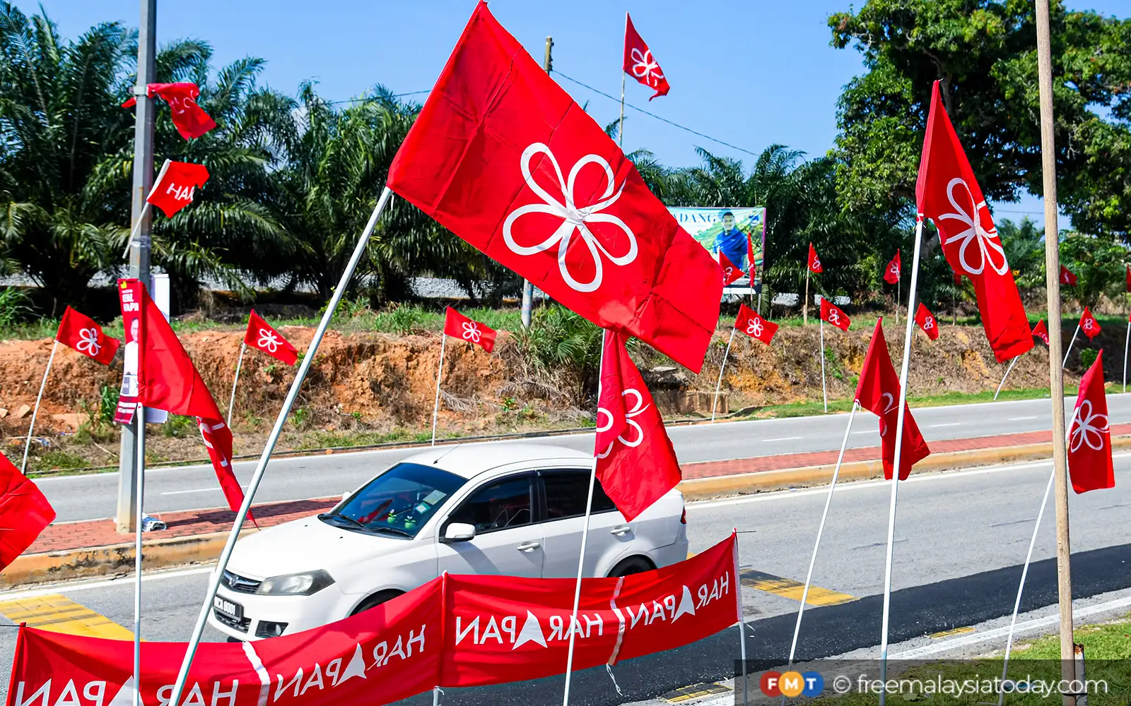 Elak PH-Bersatu bertembung lebih realistik berbanding persefahaman rasmi, kata penganalisis
