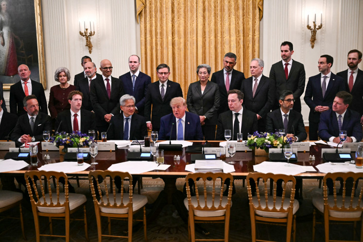 Trump, AI CEOs sign voluntary safety pact, back data center expansion