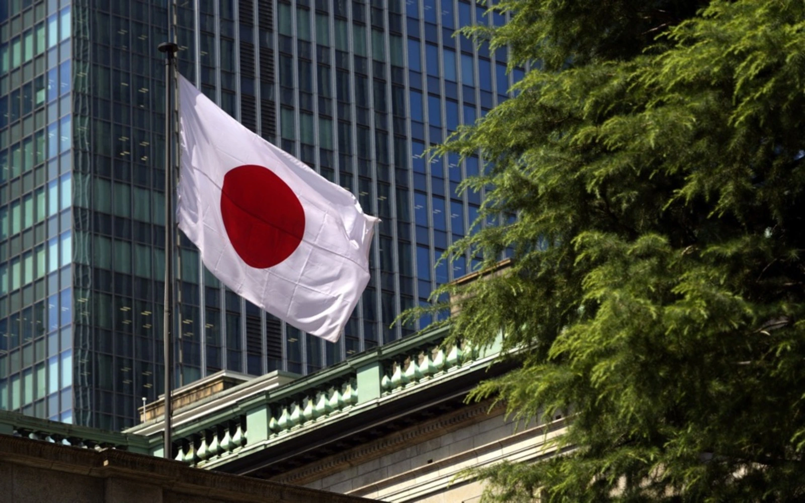 Stocks fare better as bonds face rough September
