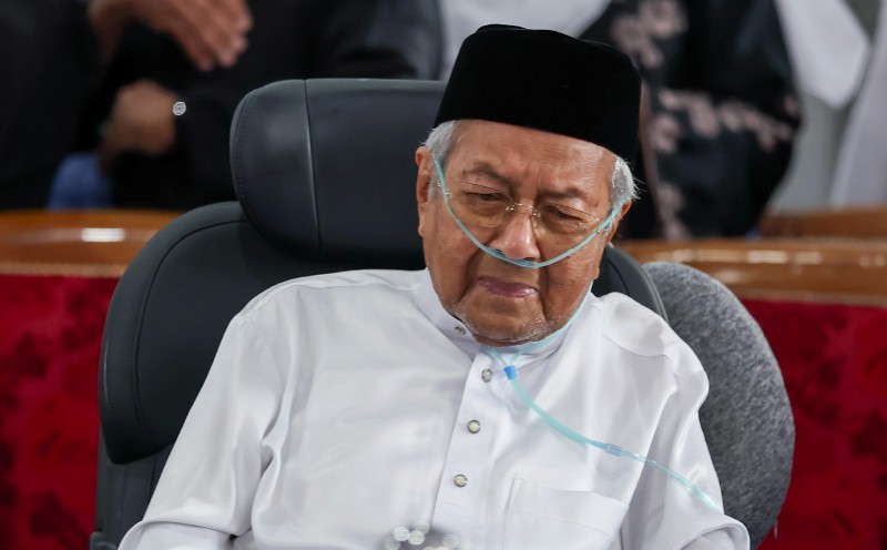 Tun M admitted to IJN for routine treatment