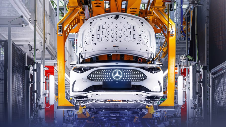 Industry: Mercedes Board: "Internal combustion engine profits finance sustainability investments"