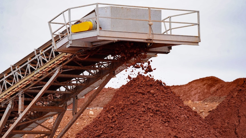 Councils push to set their own rates for mining companies