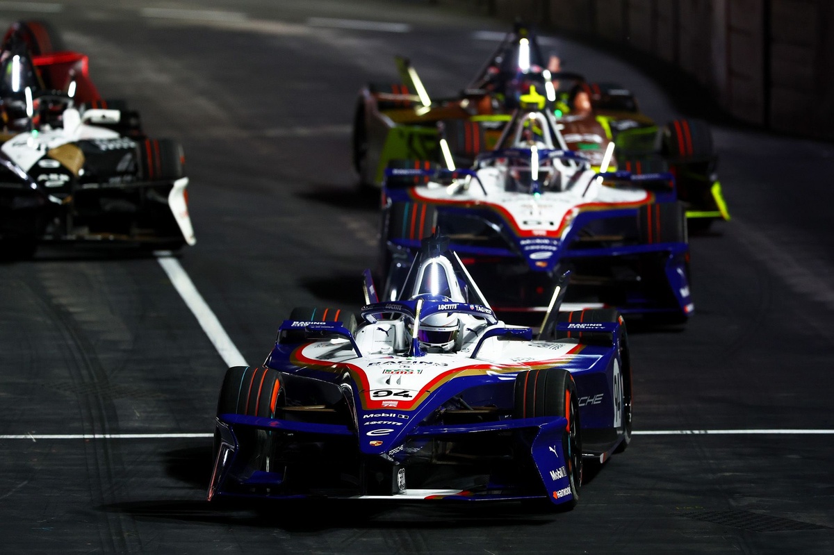 Pascal Wehrlein responds to Porsche’s team tactics after dominant London win