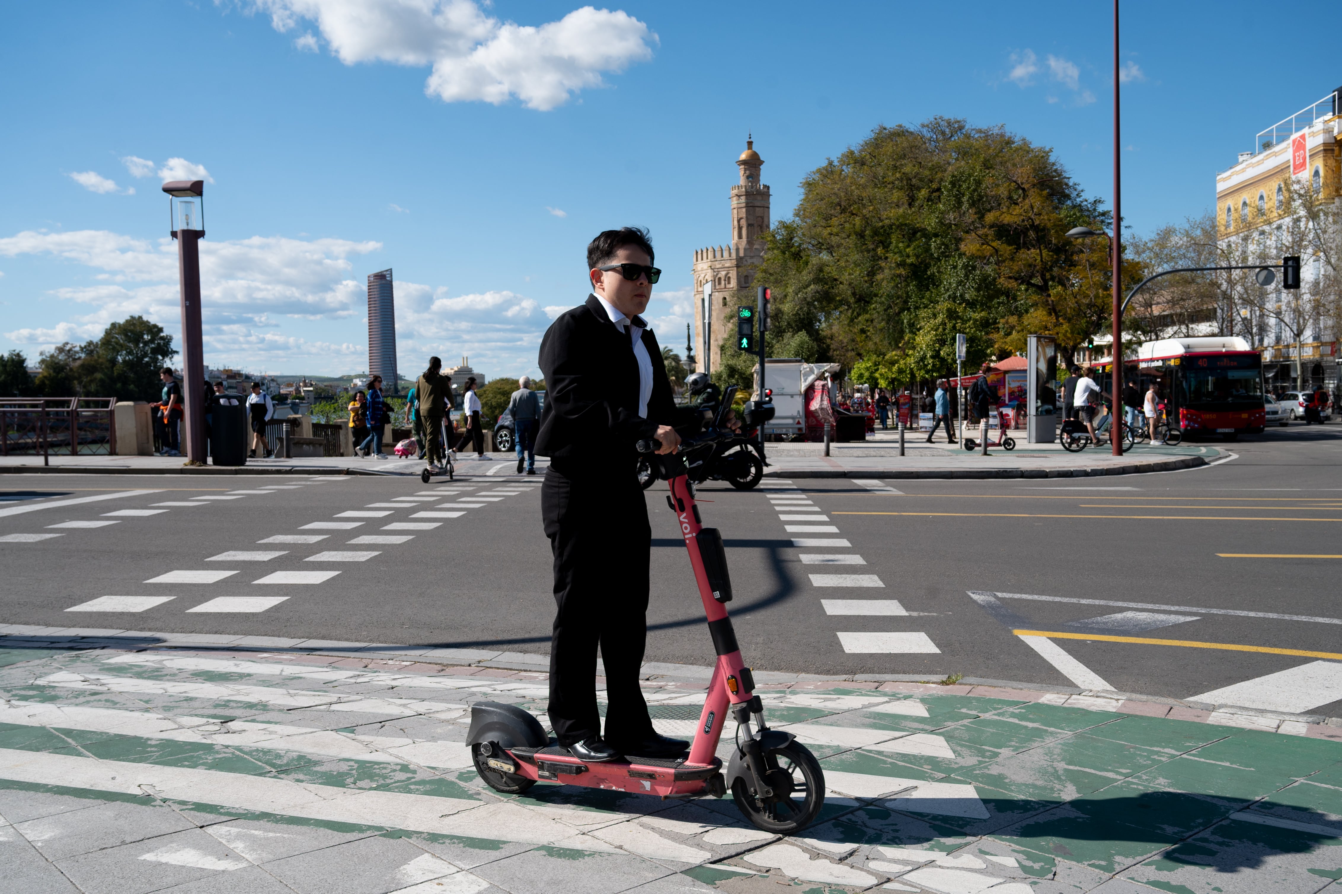 Octubre llega con numerosos cambios en las motos, las bicicletas y los patinetes