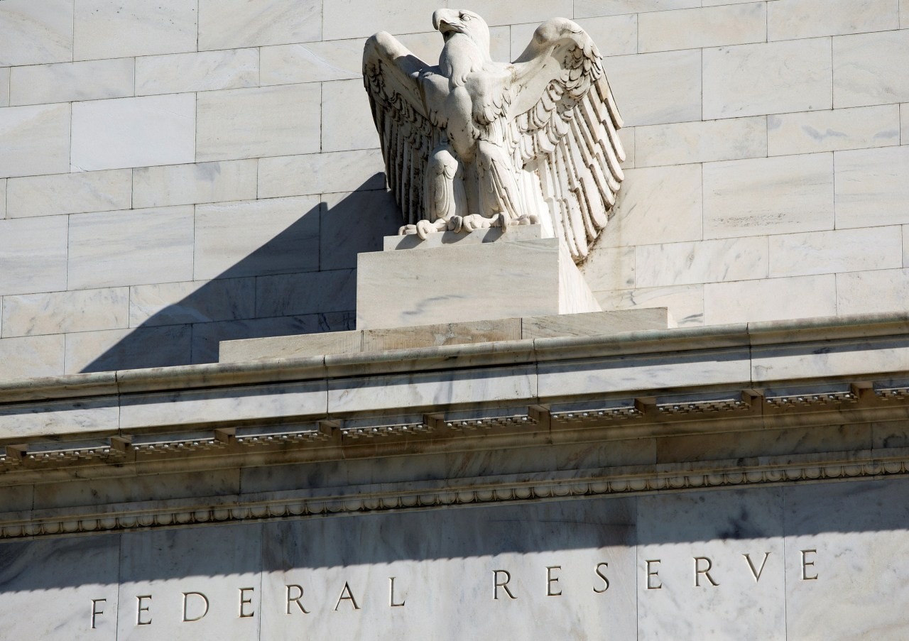 U.S. Treasury Yields Fall on Dovish-Leaning Fed Speech