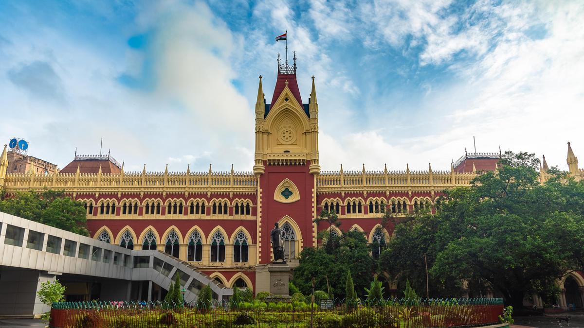 Calcutta HC dismisses ISF's plea challenging EC's reassignment of 'envelope' poll symbol to another party