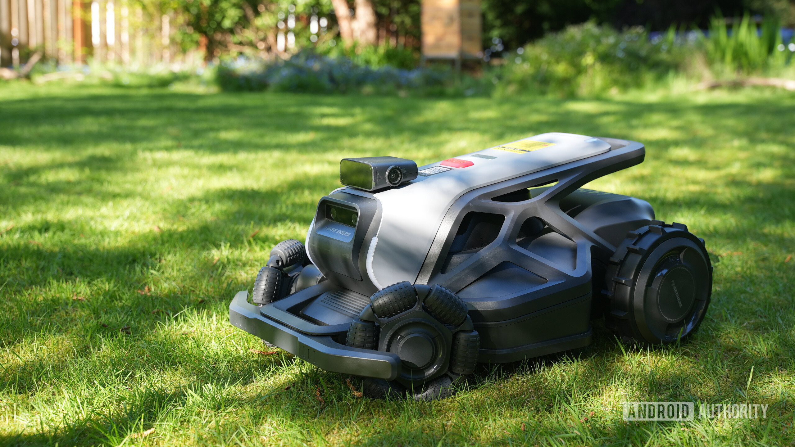 The Airseekers Tron is an impressive mulching robot mower with a couple of frustrating flaws