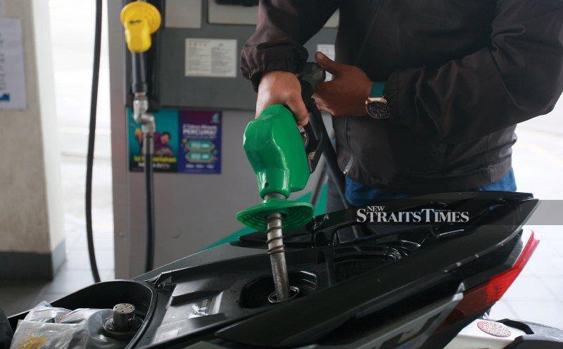 RON97, RON95 prices down 5 sen, diesel 15 sen from Oct 1