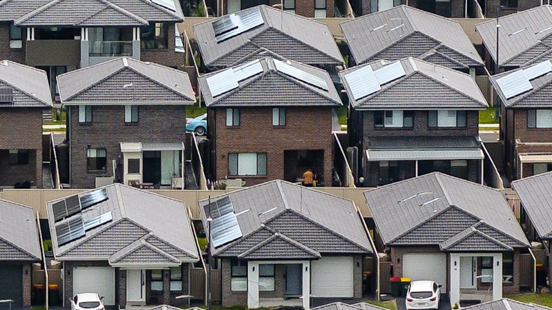 House prices slump extends to six months