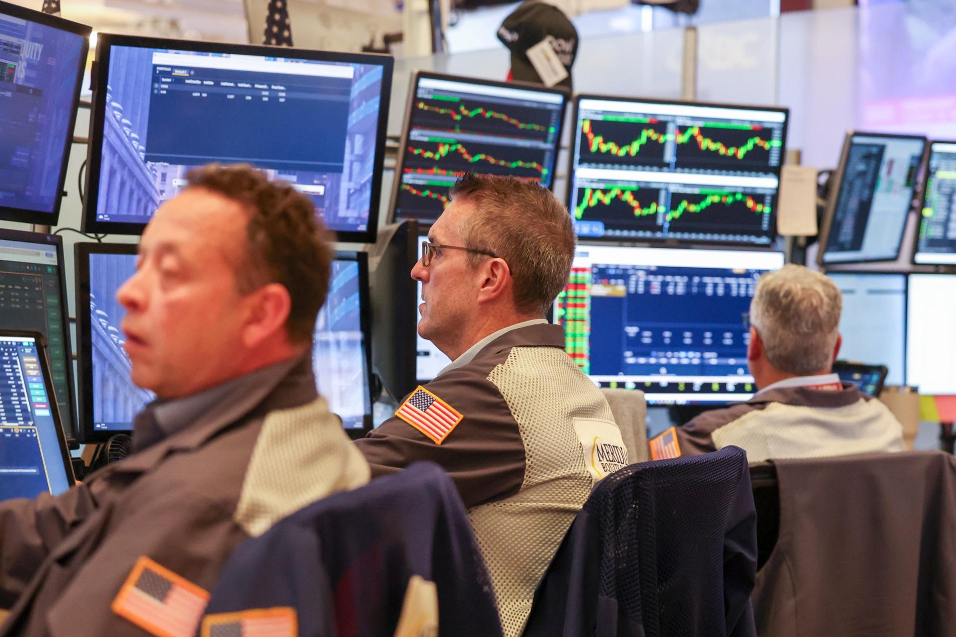 S&P 500, Nasdaq advance as soft inflation tempers Fed rate-hike bets