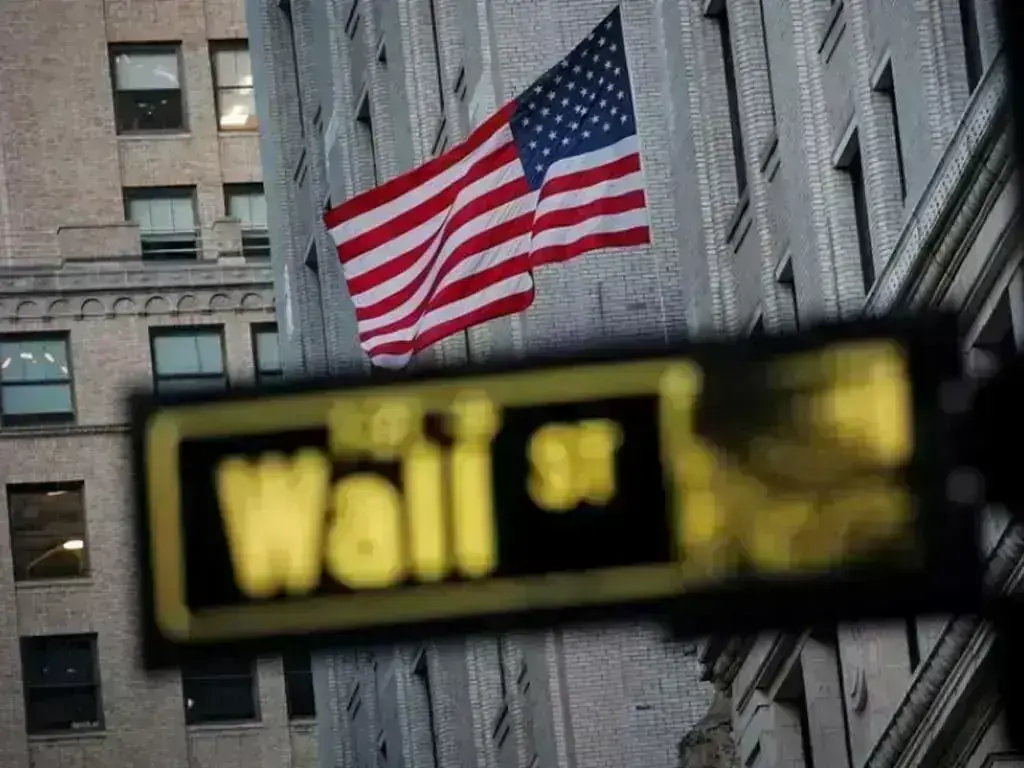 S&P 500, Nasdaq advance as soft inflation tempers Fed rate-hike bets