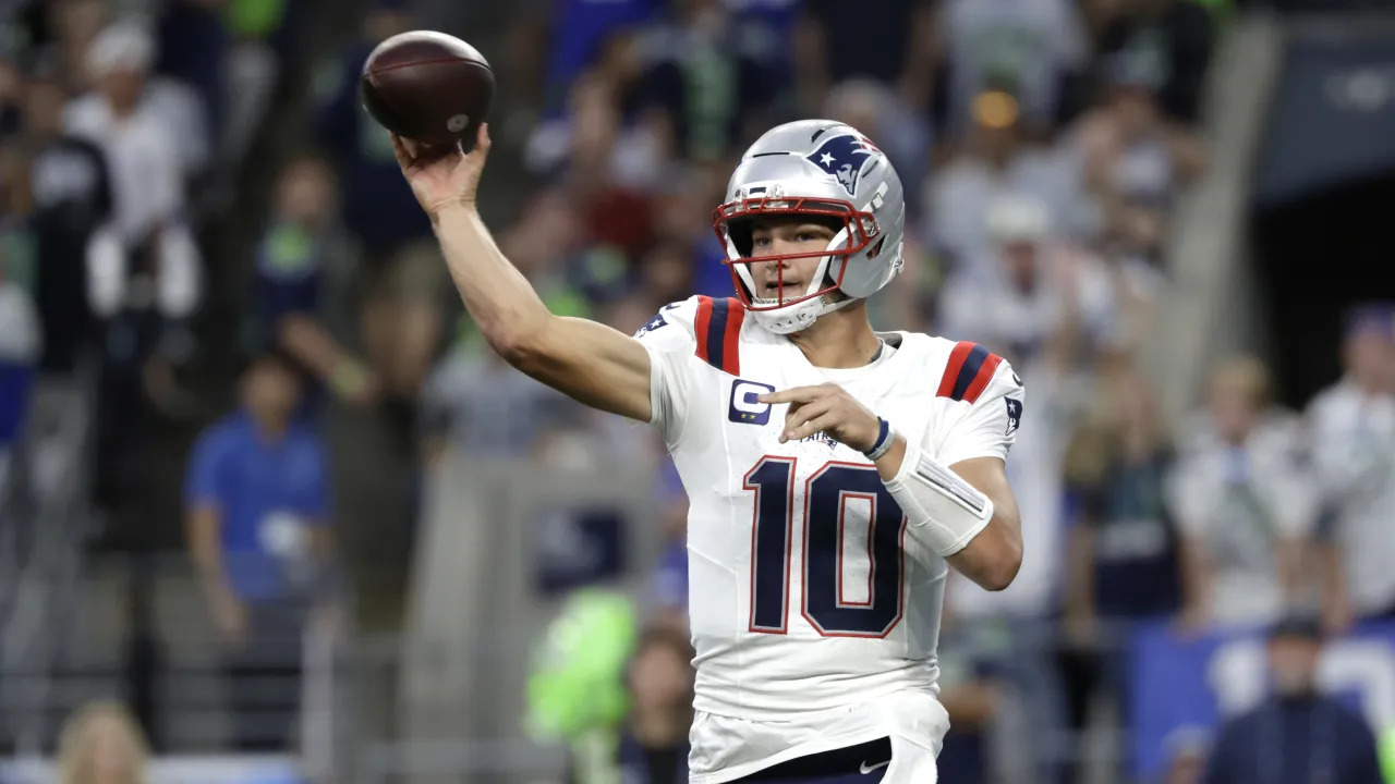 Report Hints at 'Issue' Between Drake Maye, Mike Vrabel