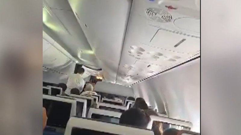 Pilot stabbed on Israel-bound flight