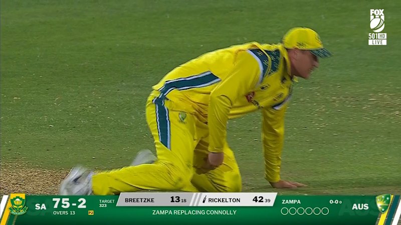 More Aussie concern as Renshaw hit in forearm