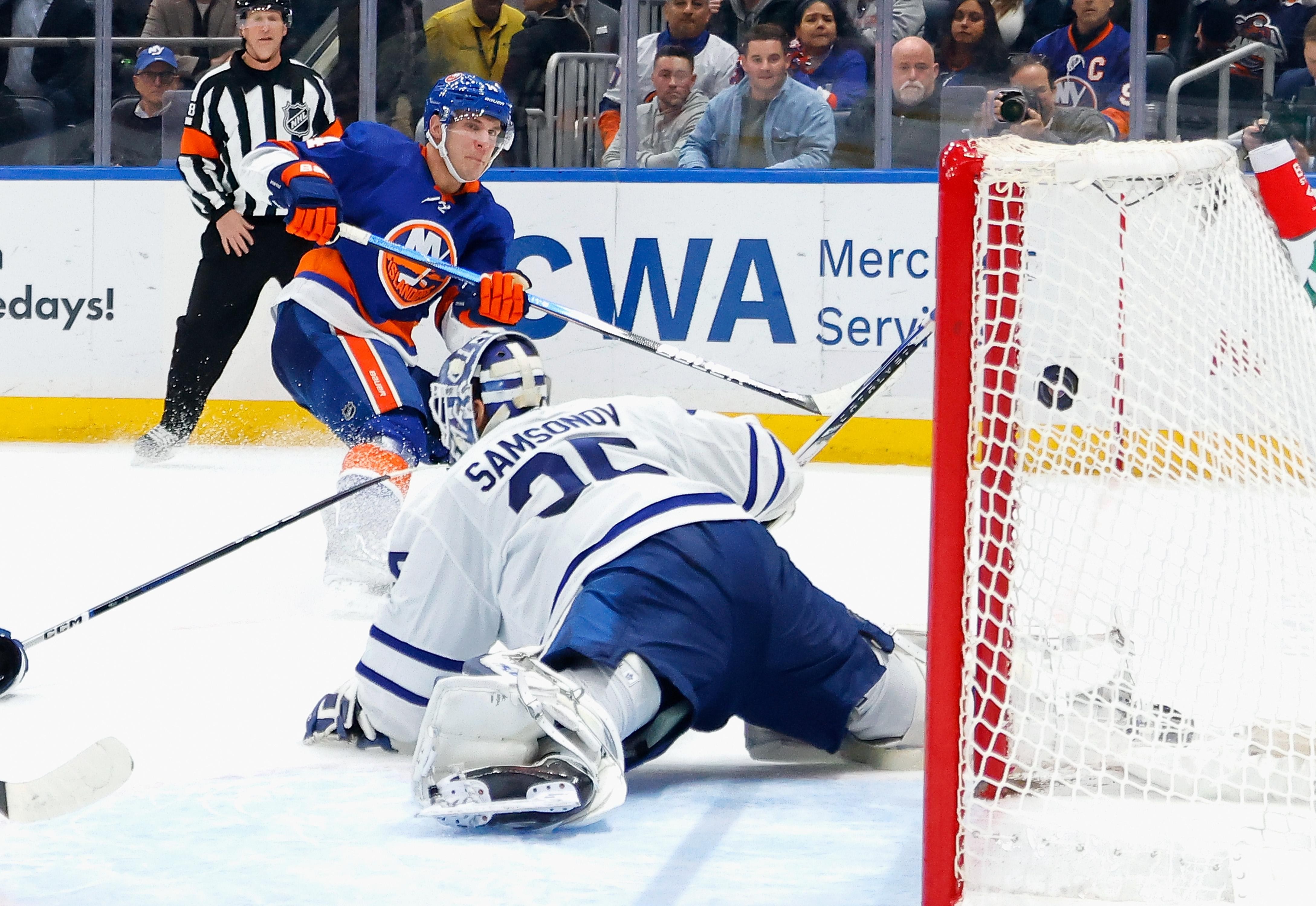 New York Islanders vs. Toronto Maple Leafs season opener game thread