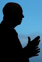 Der Unruhestifter von Cologny: Warum das WEF trotz Millionenzahlung nicht von seinem Gründer loskommt