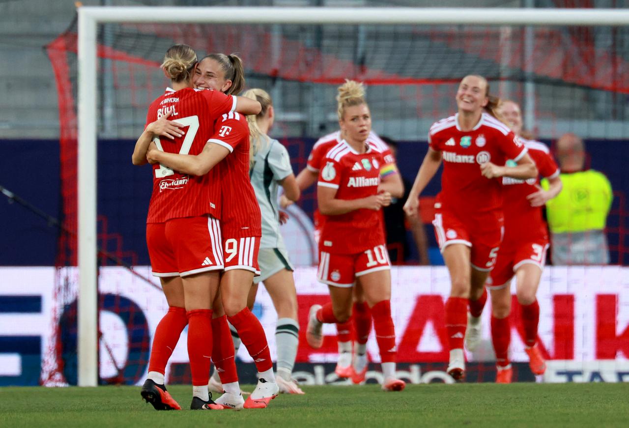 Bühl brace as Bayern thump Wolfsburg to win Frauen-Supercup