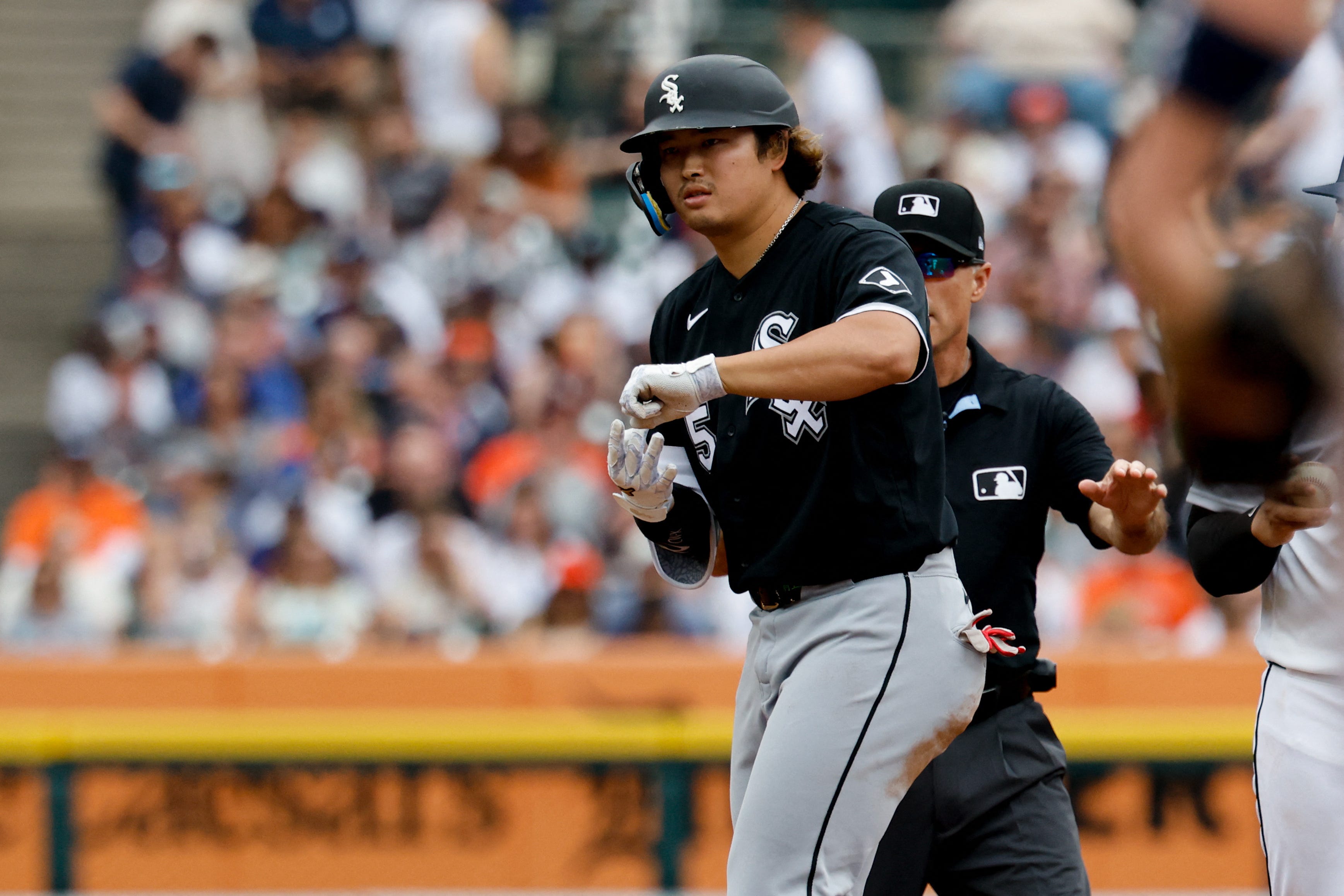 White Sox win second straight over Tigers, lead Central by 4.5 games