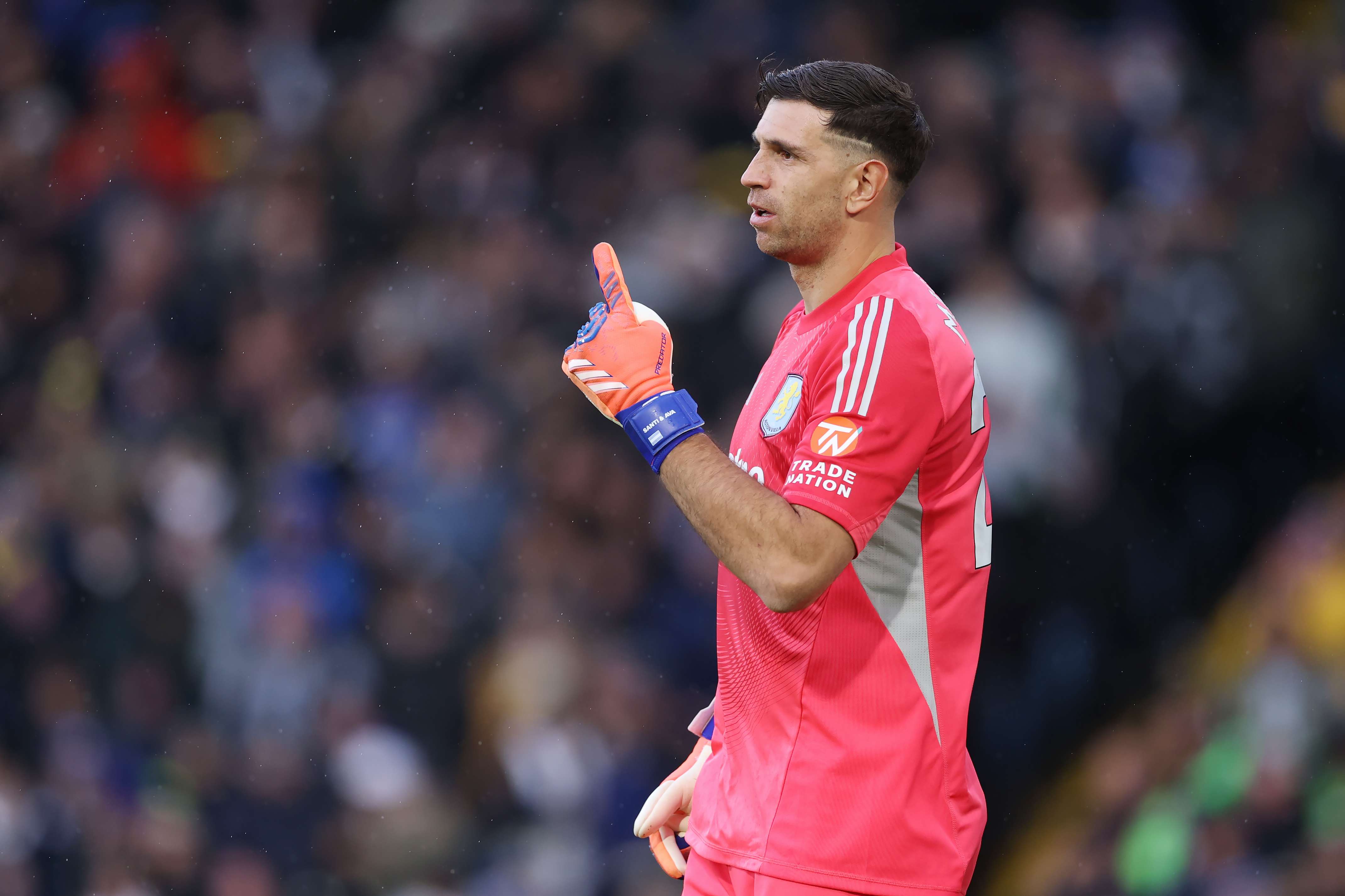 Juventus make fresh contact for Aston Villa’s Emi Martinez