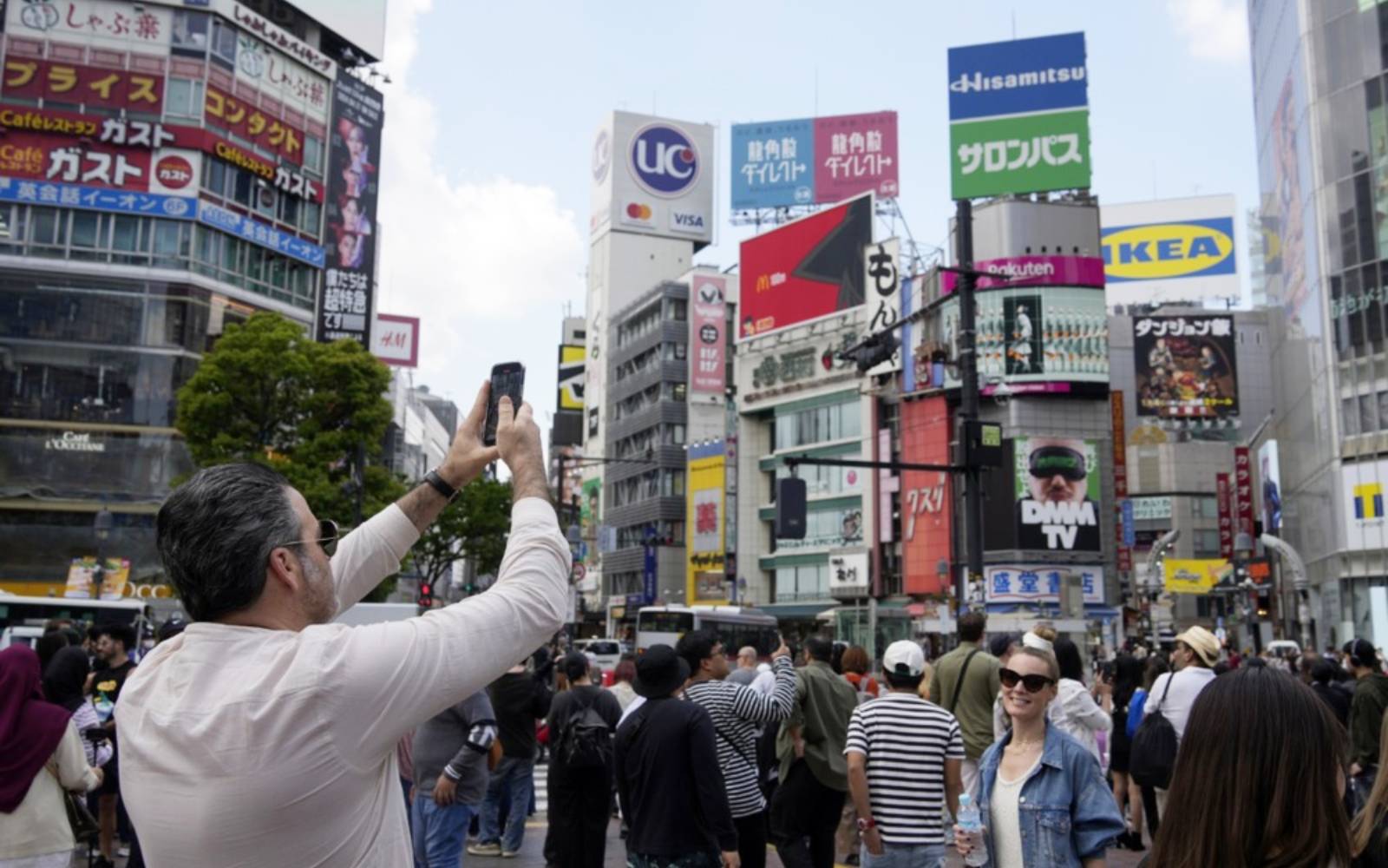 Japan tightens rules for foreigners wanting permanent residency