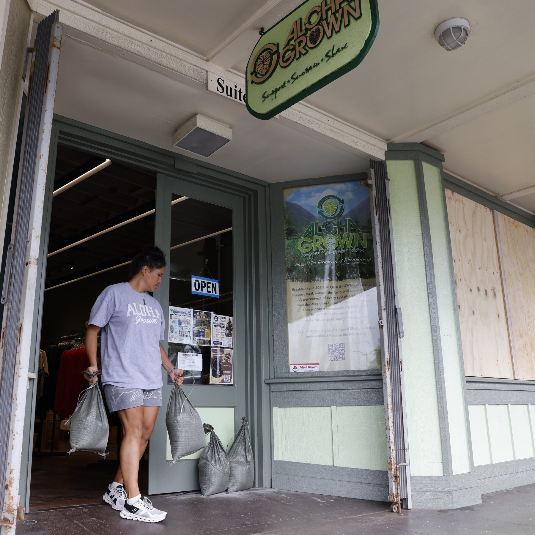 An Island Used to Storms Readies for One of the Strongest in Decades