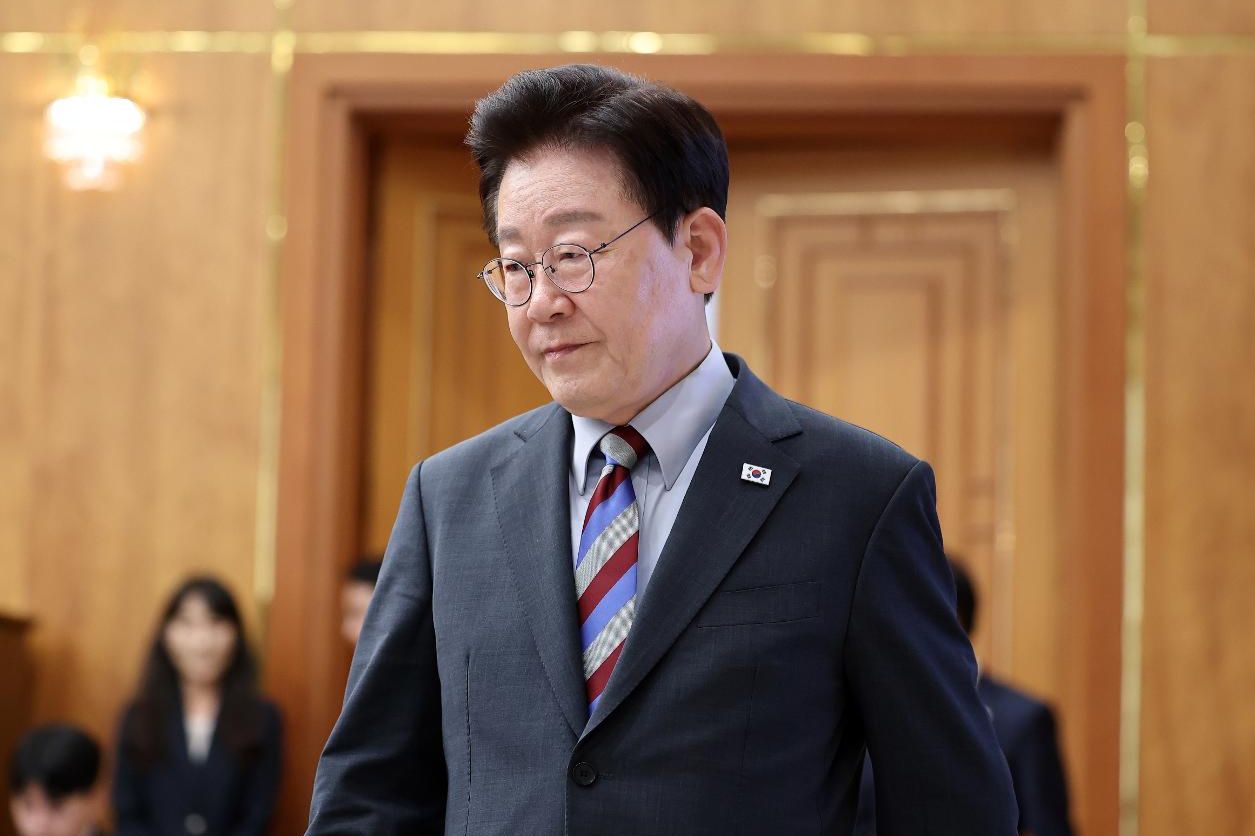 Lee's approval rating remains unchanged at 43%: poll
