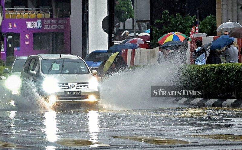 MetMalaysia issues heavy rain, strong winds warning for 7 states