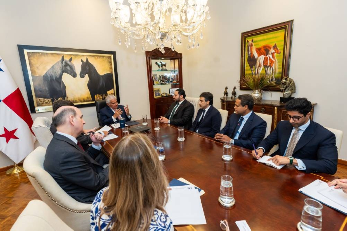 Panama president meets Qatar’s minister