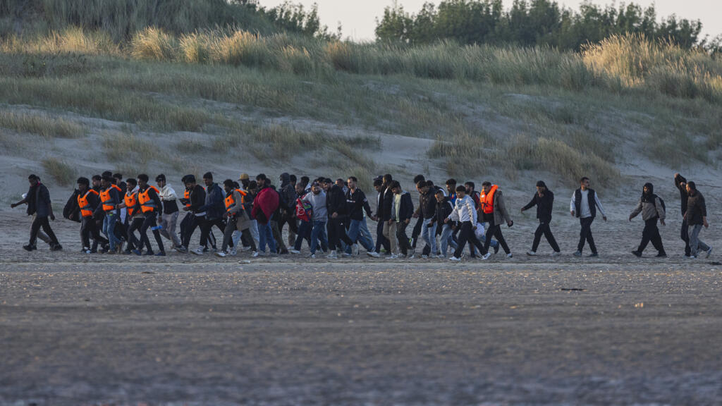 France and UK scrap migrant exchange deal after one-year trial
