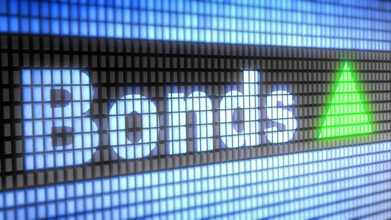Retail investors are aggressively piling into this bold contrarian bet through one ETF.