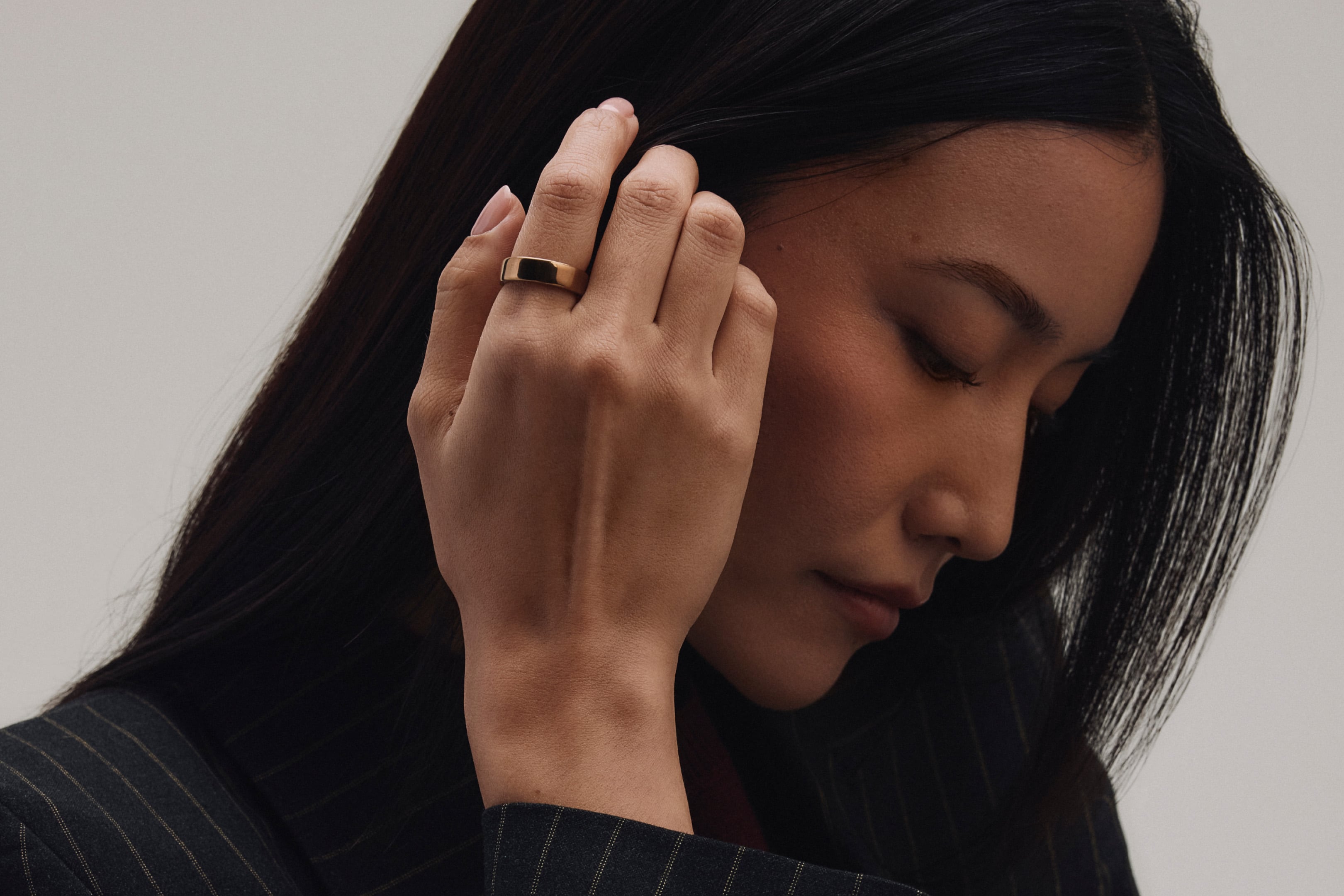 Sunscreen-checking mirrors and nerve-calming pendants: A guide to wellness tech