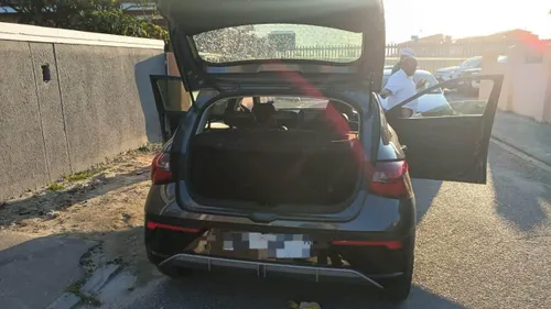 Khayelitsha hijacking suspect shot after allegedly pointing imitation firearm at police