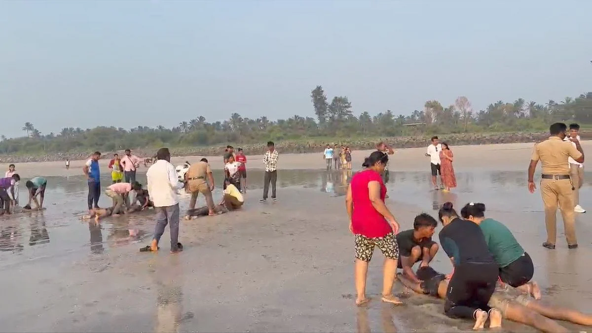 Maharashtra Tragedy: 8 Students Drown At Raigad’s Diveagar Beach After Allegedly Ignoring Warning Over Dangerous Sea Stretch | VIDEO