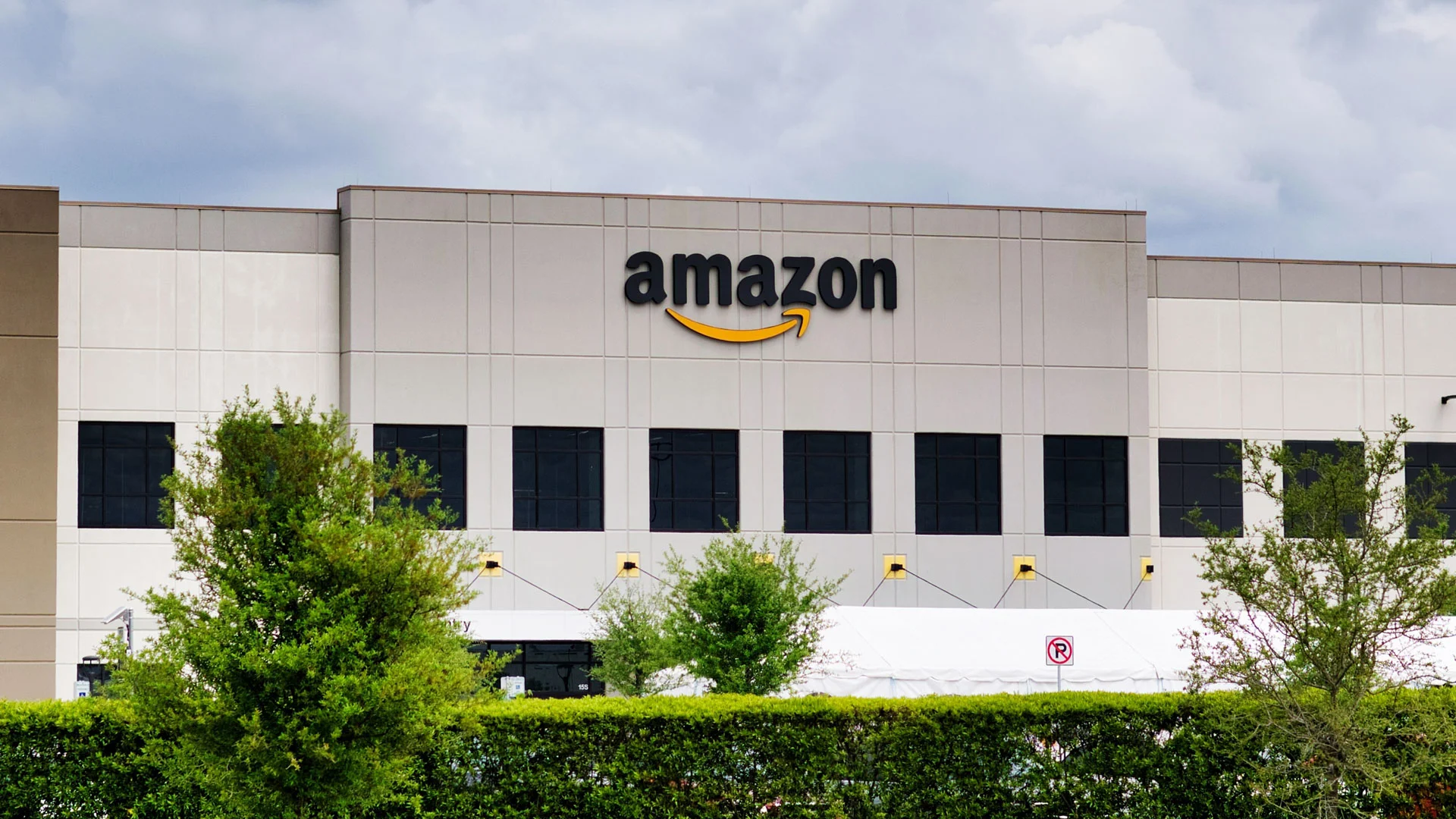 An Amazon Contractor Lost Its Only Client. Then 120 Workers Were Laid Off