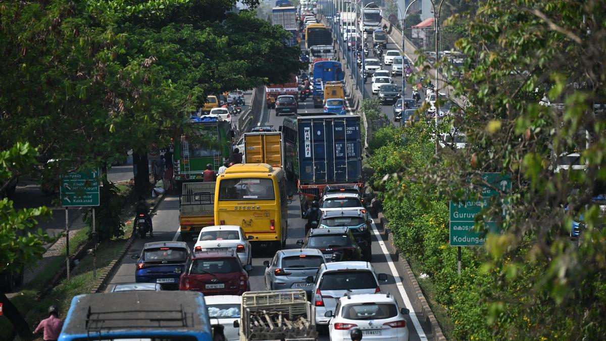 Bus driver, scooter riders booked over alleged altercation in Keralam’s Kochi
