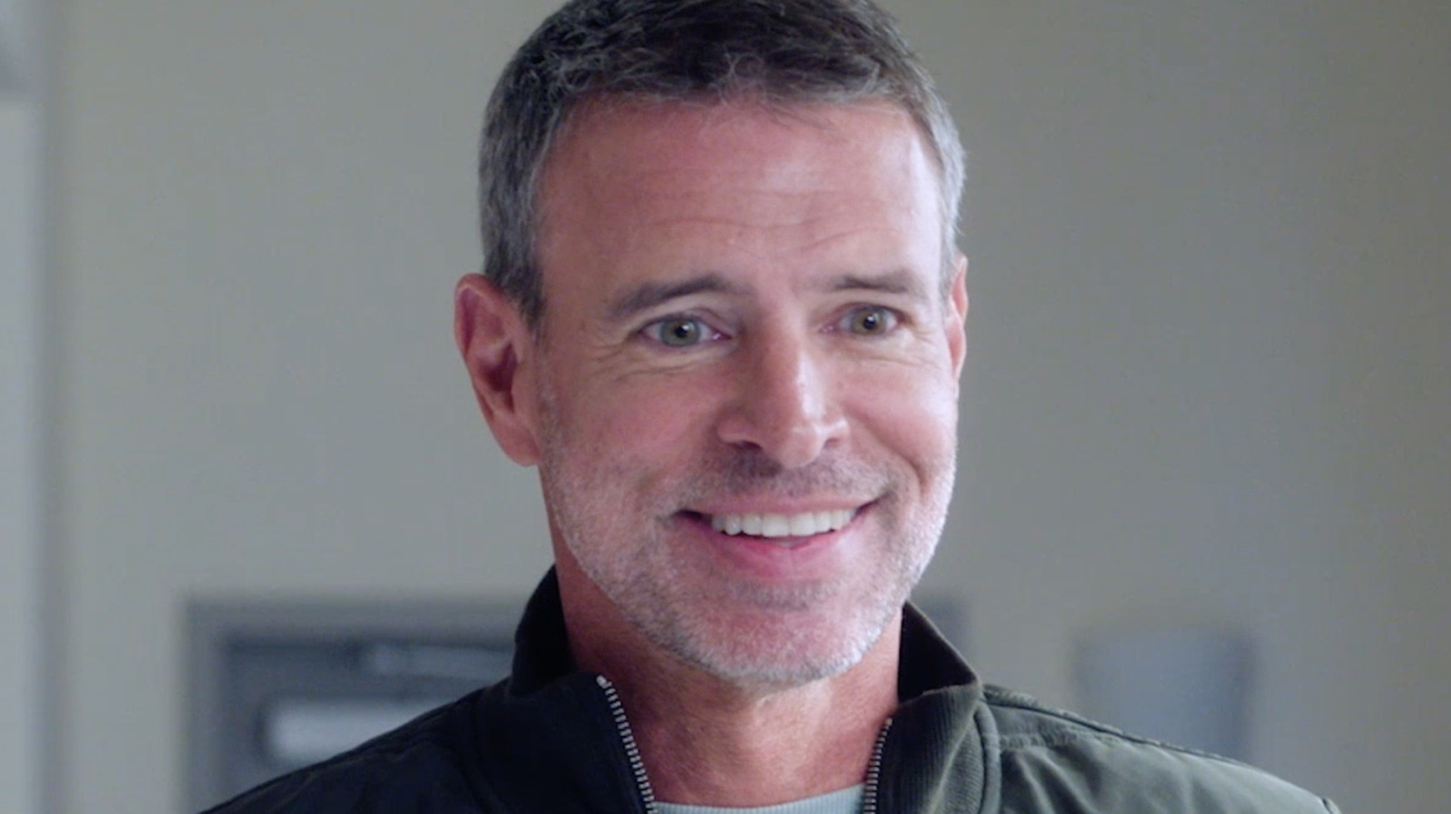First Scrubs Season 2 Trailer Reveals TV's Scott Foley Is Back As Elliot's Ex Sean
