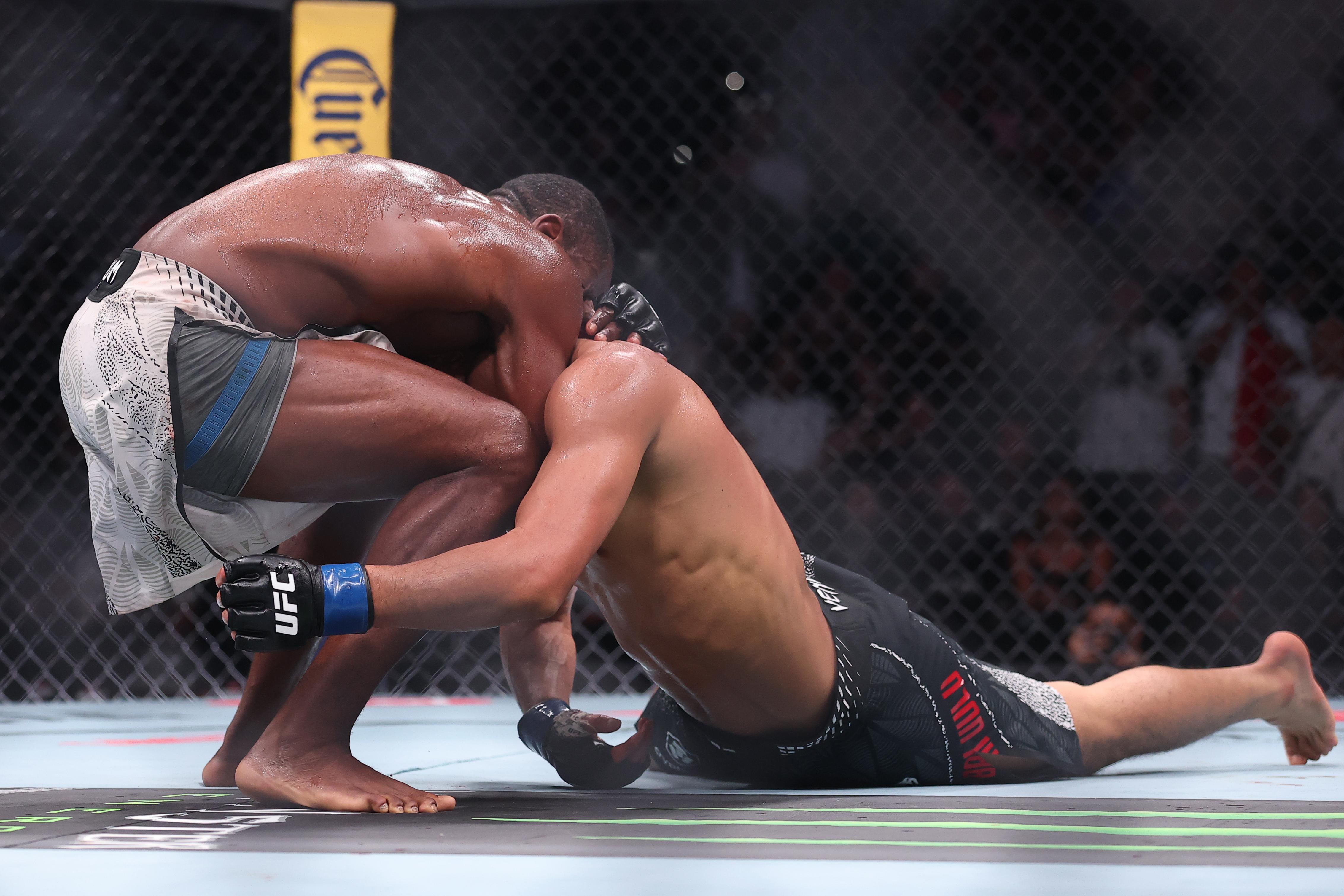 UFC 330 video: Jeremiah Wells comes back to put Myktybek Orolbai to sleep with shocking ninja choke submission