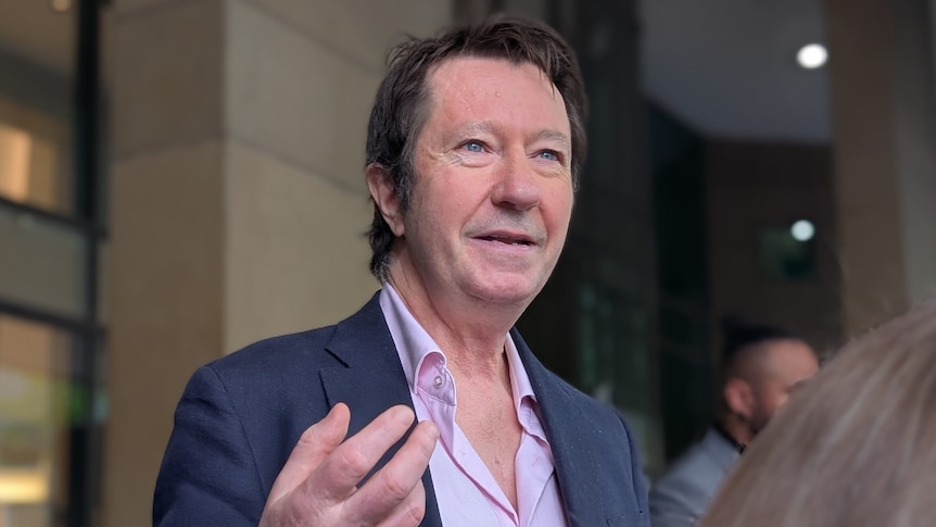 Assault charge against Yarra mayor Stephen Jolly dismissed