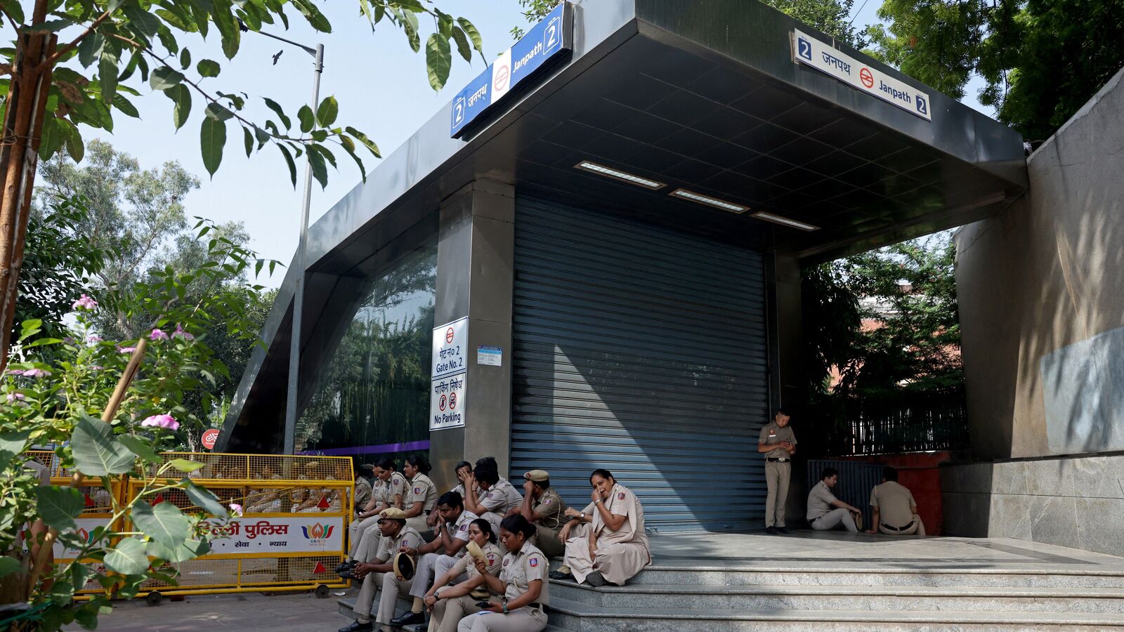 DMRC closes 11 stations ‘till further notice’ amid Jantar Manatar protest | List of Delhi metro stations closed today
