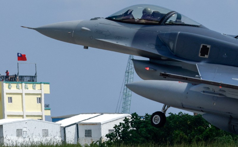 Taiwan receives its first US-made F-16V fighter jets