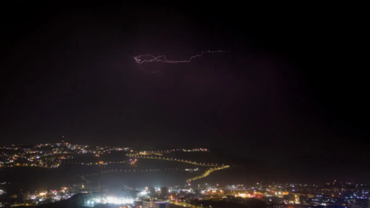 Lightning illuminates Al-Baha skies amid summer rain