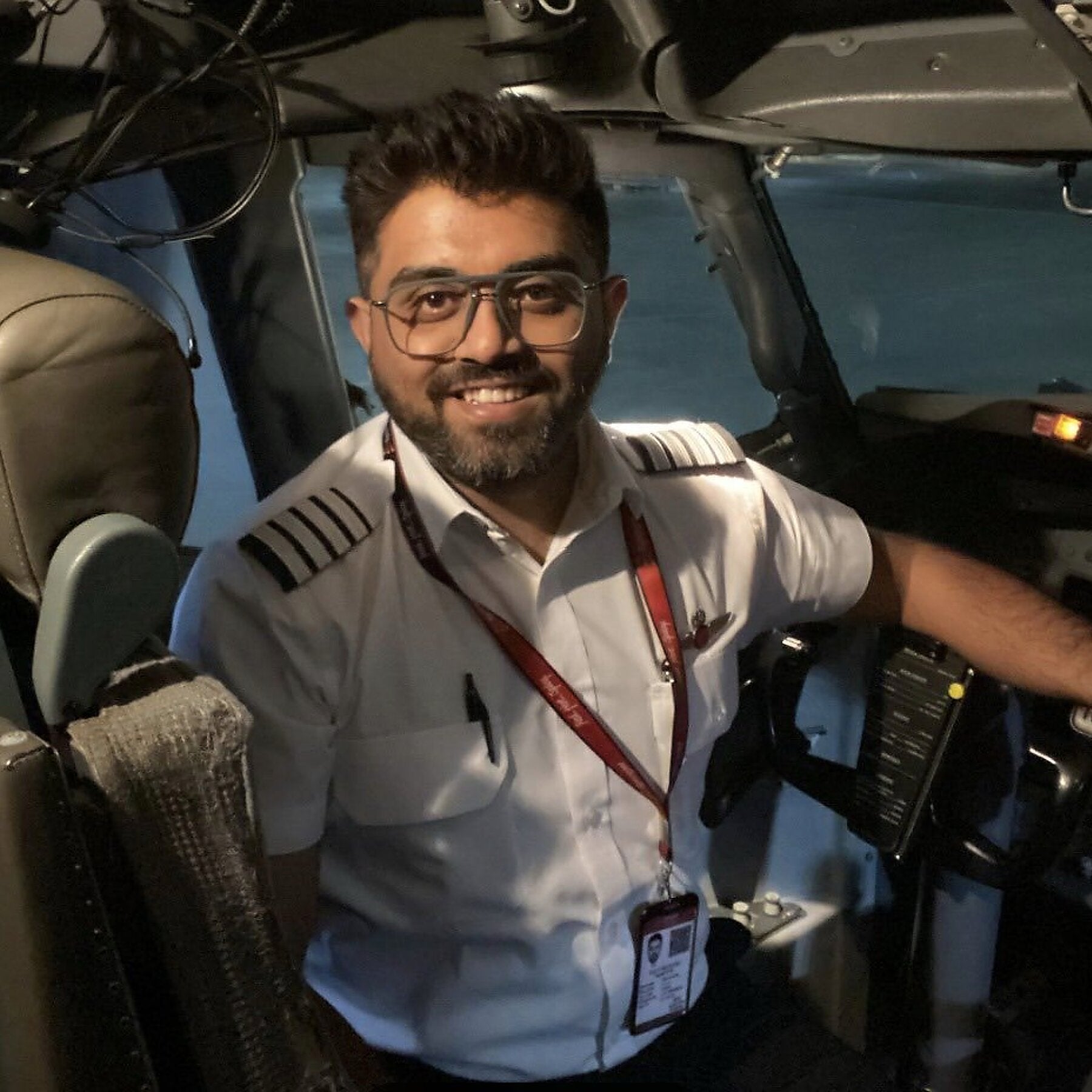 Indian Pilot Stabbed on FlyDubai Flight Recalls Sudden Attack