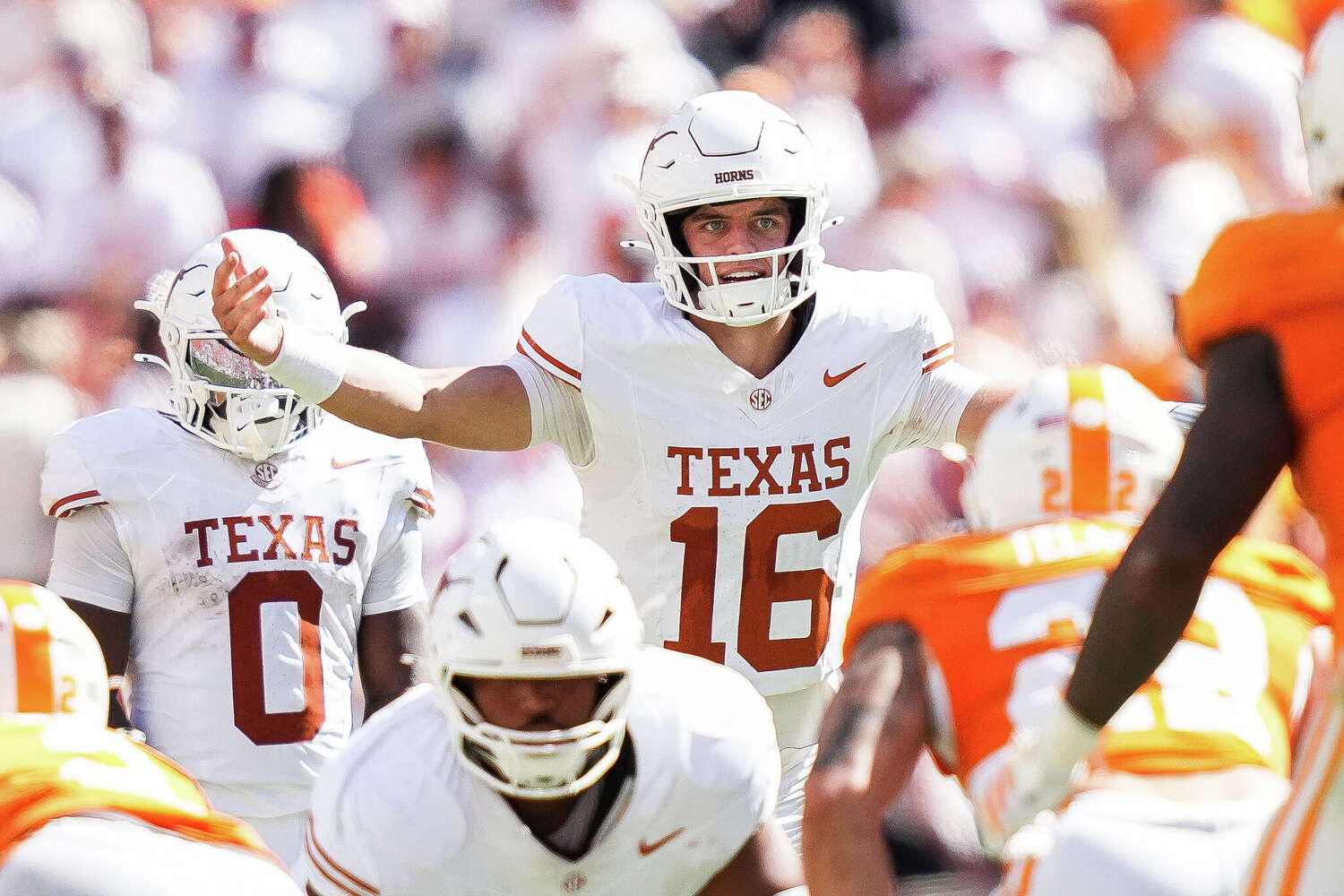 Arch Manning is leading an average Texas offense. Here are 2 Longhorns who could help