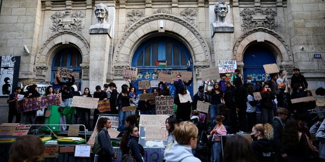 High school protests disrupt 730 schools in France, with new rallies urged