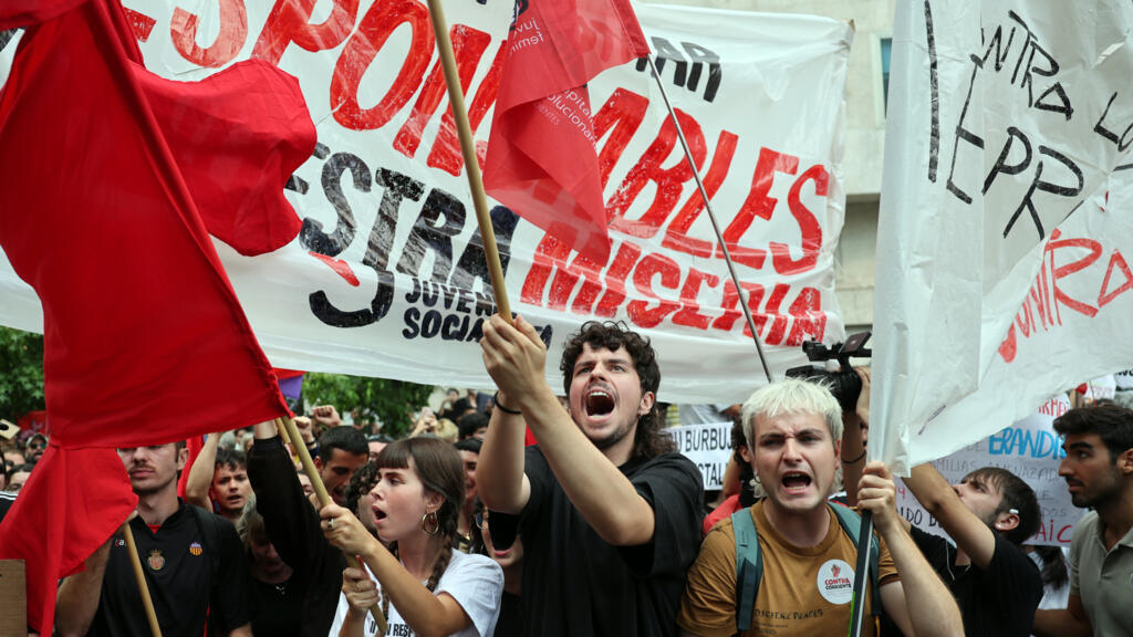Spanish lawmakers vote down affordable housing bills in blow to Sanchez’s government