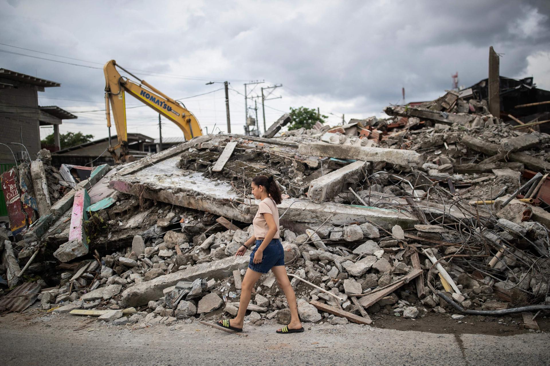 Hopes fade in Colombia as more bodies recovered days after powerful quake