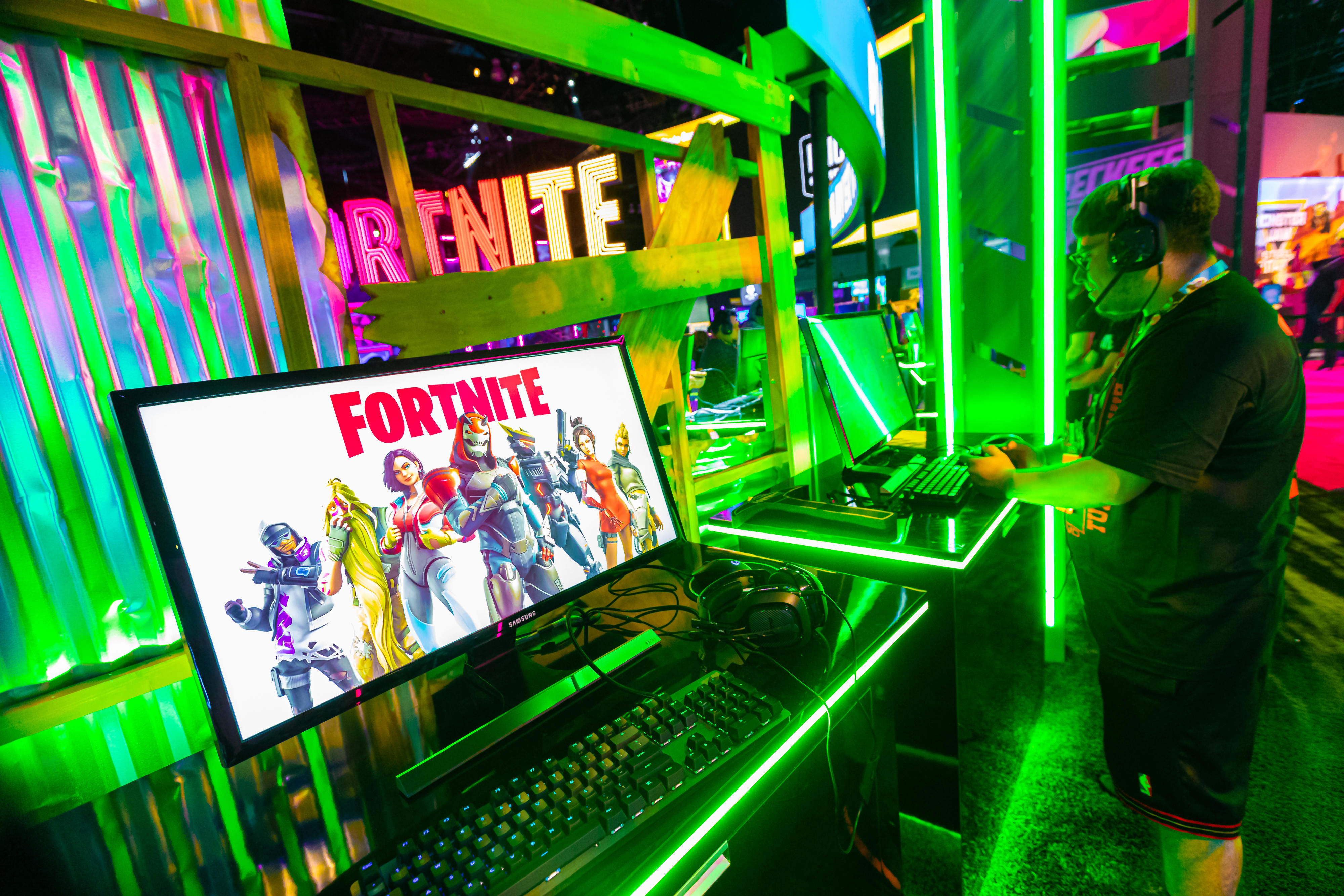 Disney’s Millennium Falcon Ride Activates Fortnite In-Game Rewards
