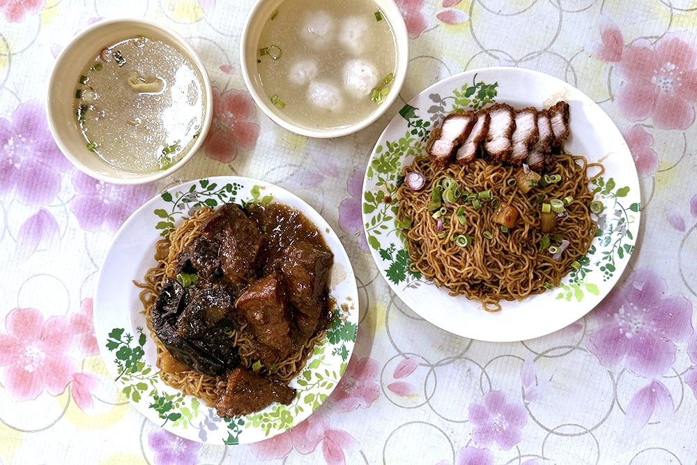 Hunt down this truly hidden backstreet ‘kopitiam’ in Semenyih for ‘nam yu’ fried pork and Hakka ‘zhar yoke’ noodles