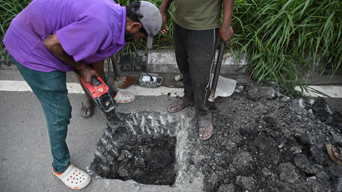 Undulations on S.A. Road: expert calls for strengthening subsoil between metro pillars