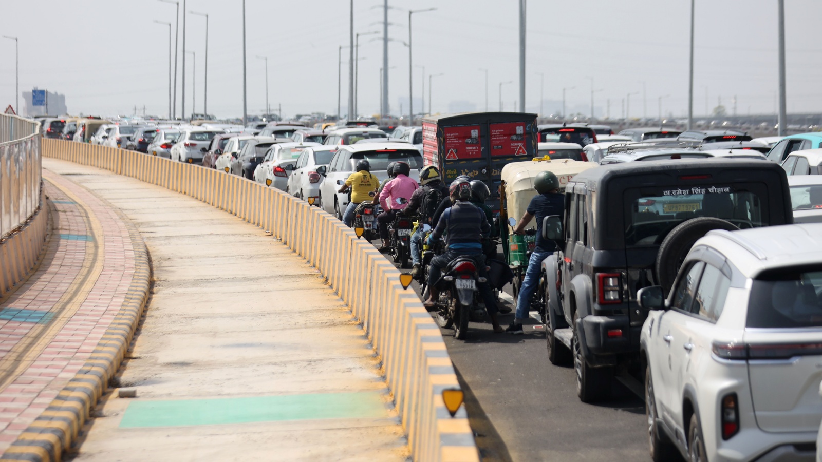 Sharp merger, outdated plan are choking Delhi’s new Barapullah flyover